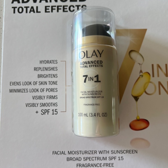 Olay Advanced Total Effects 40% More Vitamin B3 +SPF 15--Size 3.4 FL OZ/100 mL - Picture 2 of 7